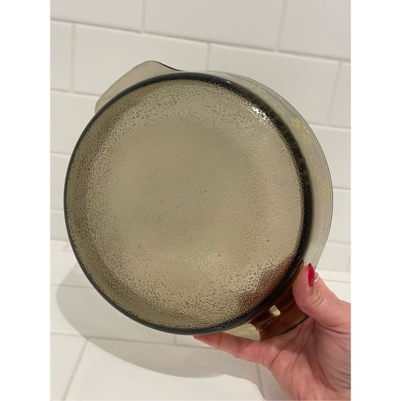 Brown Pyrex baking dish - Picture 4 of 5